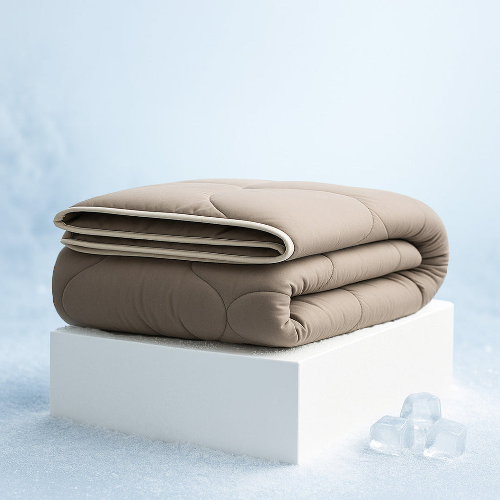 Cooling Duvet Without Cover – Soft Satin Fabric, Heat-Regulating for Summer and Spring – 140x220 cm, 200 g/m² Filling 2