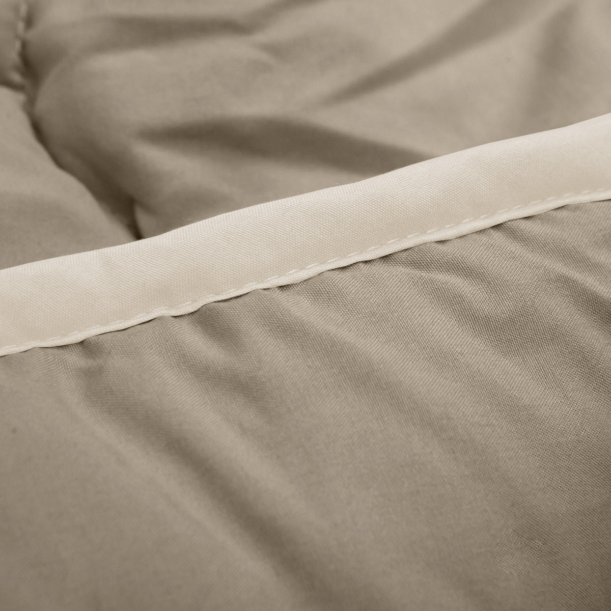 Cooling Duvet Without Cover – Soft Satin Fabric, Heat-Regulating for Summer and Spring – 140x220 cm, 200 g/m² Filling 3