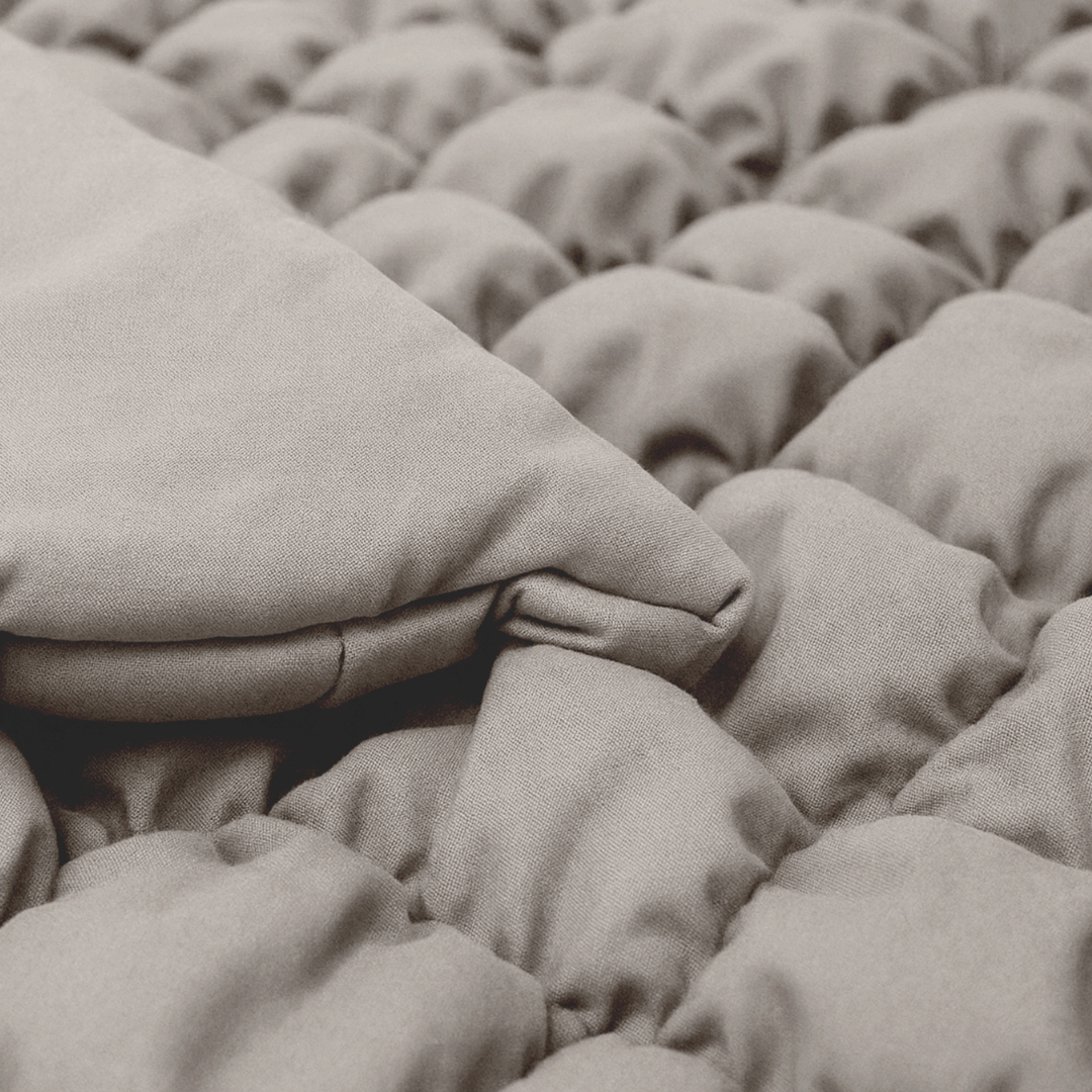 Fluffy Cube Duvet in Warm Gray – 2-in-1 Duvet and Bedspread for All Seasons 2