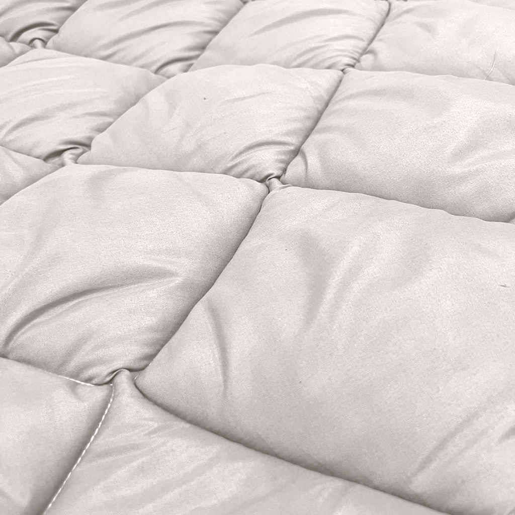 Matte Satin Duvet Bedspread 2-in-1, Offwhite, 220cm Long, Lightweight, Breathable Fabric for All Seasons 4