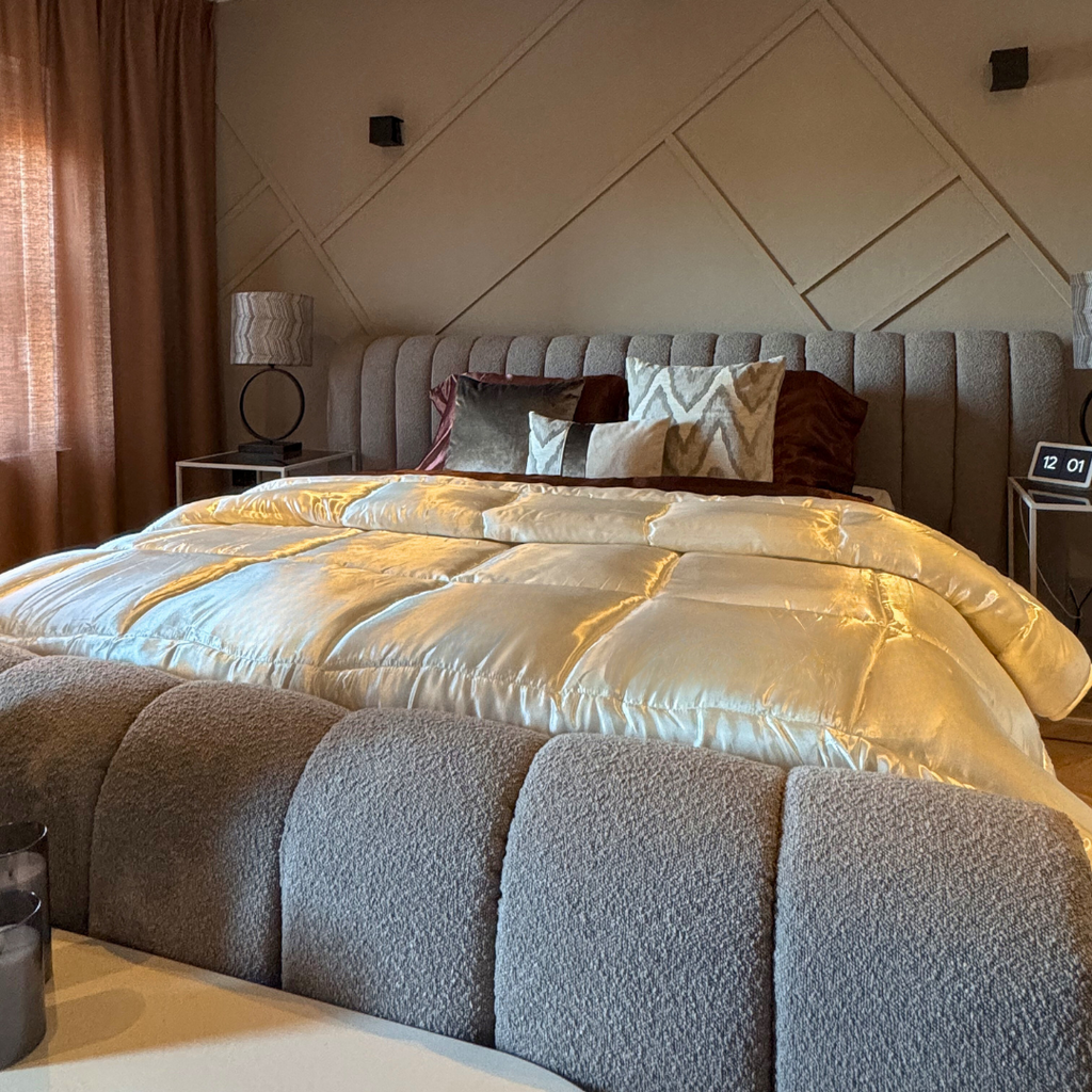 Satin Pearl White Duvet – 2-in-1 Bedspread for Summer and Spring 2