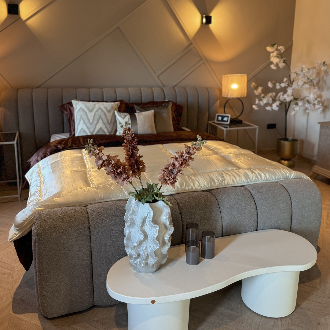 Satin Pearl White Duvet – 2-in-1 Bedspread for Summer and Spring 6